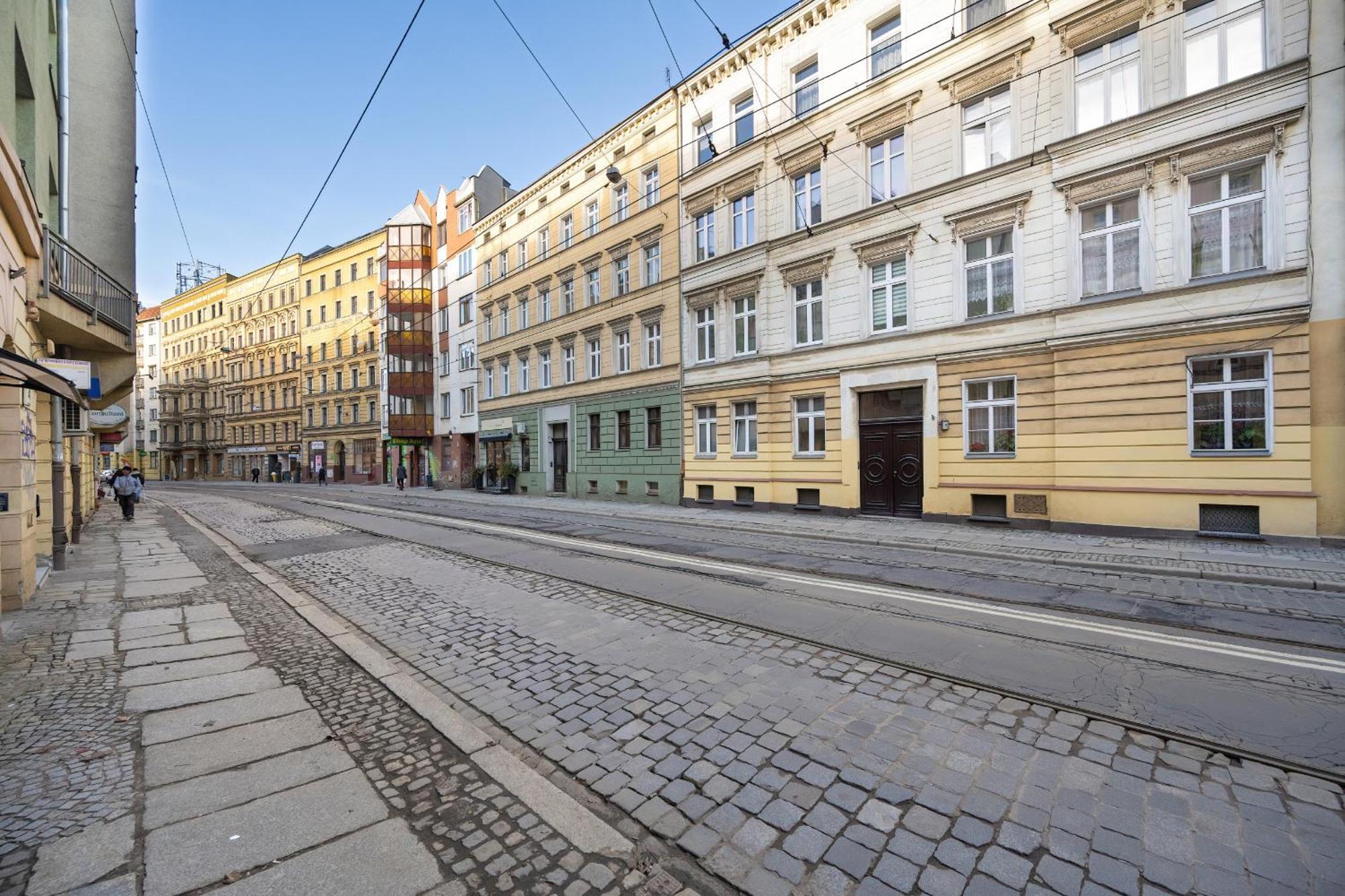 Spacious 3-bedroom Plac Grunwaldzki By Renters